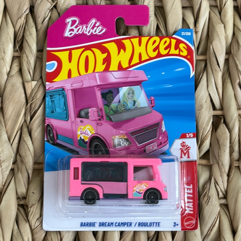 Pink Barbie Dream Camper Mobile Home Hot Wheels Mattel Hotwheels Toy HW 2026 New